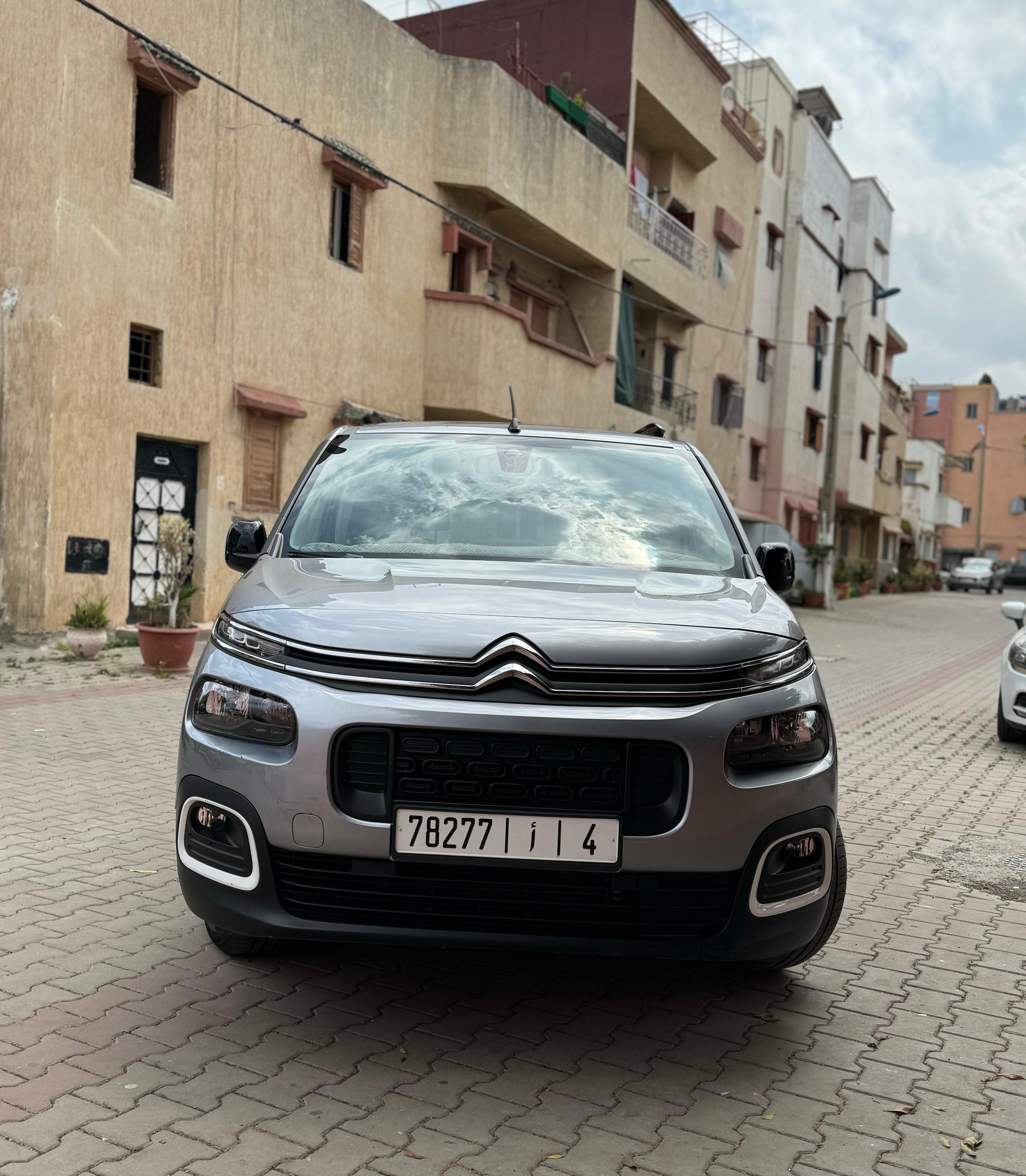 Lazrak auto Citroen berlingo 2023 